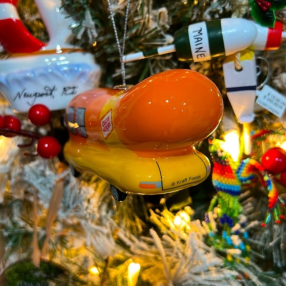 NWT Oscar Mayer Wienermobile Christmas Ornament - Picture 4 of 5